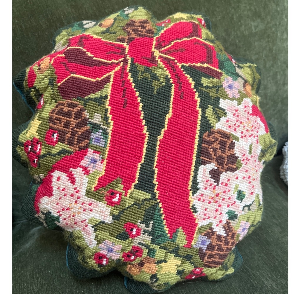 Vintage Christmas Wreath Needlepoint Pillow Scalloped Velvet Straw Filled Wool